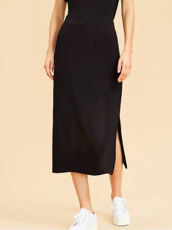 Lou & Grey Dresses & Skirts - Lou & Grey Signaturesoft Pocket Midi Skirt